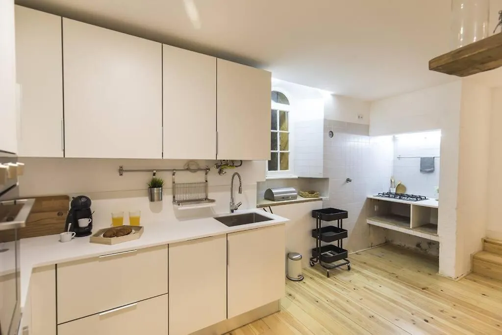 Historical Apartment Santos Lisbon 0*,